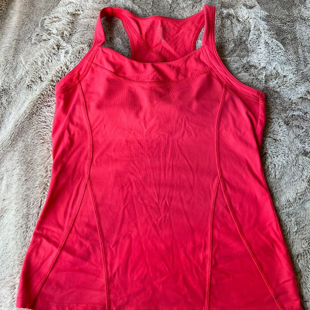 Athleta workout top, built in bra, size M